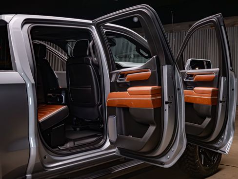 Used 2025 GMC Sierra 1500 Denali Ultimate image 32