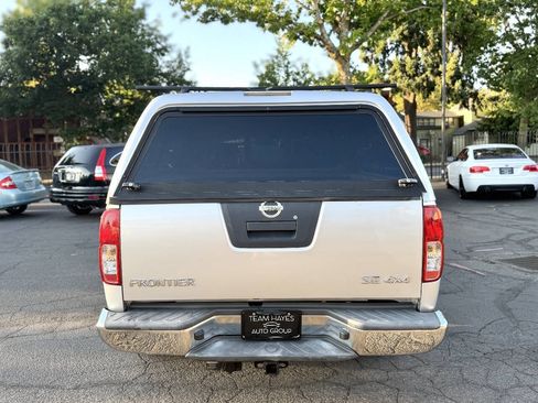 Used 2007 Nissan Frontier SE w/ SE Value Truck Pkg AWD/4WD image 7