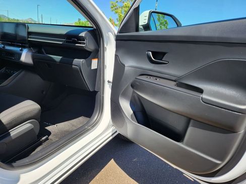 Certified 2025 Hyundai Kona SE FWD image 25