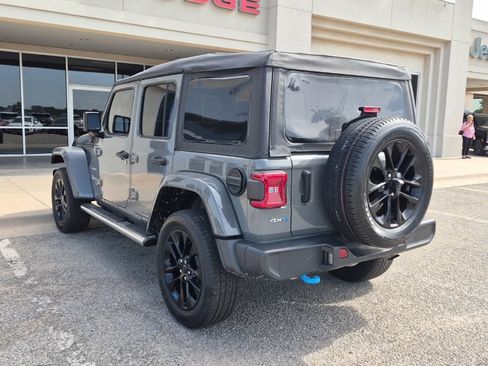 Used 2023 Jeep Wrangler Unlimited Sahara AWD/4WD image 5