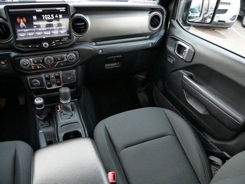 Certified 2020 Jeep Gladiator Sport w/ Quick Order Package 24S image 14