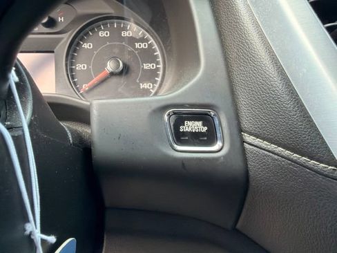 Used 2019 GMC Acadia SLE FWD image 17