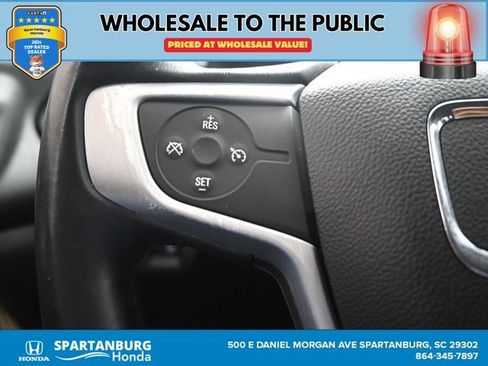 Used 2017 GMC Acadia SLE image 12