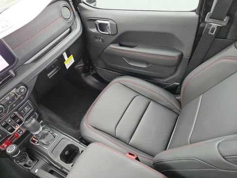 New 2025 Jeep Gladiator Rubicon w/ Convenience Group image 20