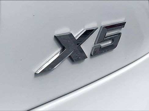 Used 2023 BMW X5 xDrive40i w/ Premium Package image 32