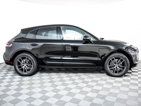 Certified 2025 Porsche Macan image 9