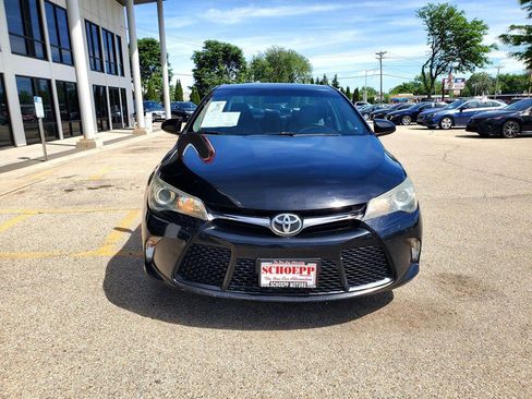 Used 2017 Toyota Camry SE FWD image 2