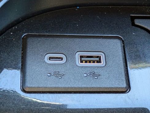 Used 2024 Cadillac Escalade ESV Premium Luxury image 24