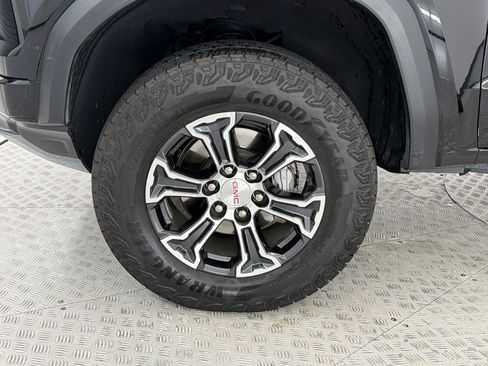 Used 2025 GMC Canyon AT4 AWD/4WD image 13