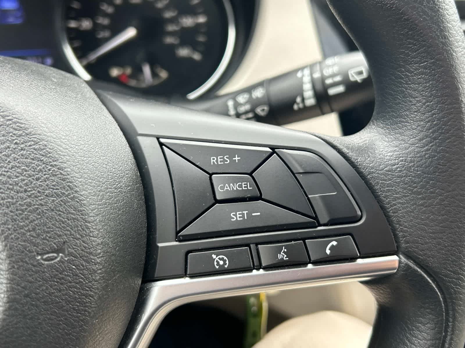 Used 2019 Nissan Rogue Sport SV AWD/4WD image 27