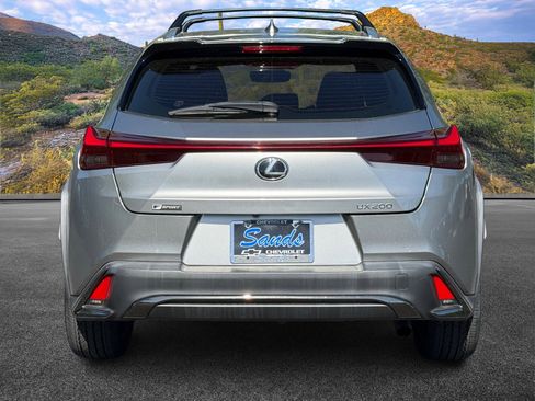 Used 2019 Lexus UX 200 image 5