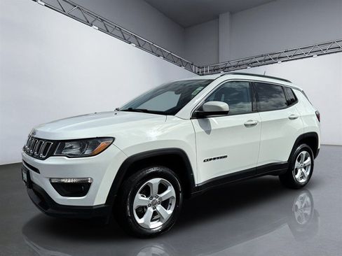 Used 2020 Jeep Compass Latitude w/ Popular Equipment Group AWD/4WD image 11