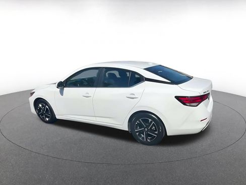 Used 2025 Nissan Sentra SV FWD image 10