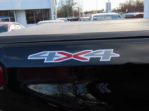 Used 2023 Chevrolet Silverado 1500 LT image 9