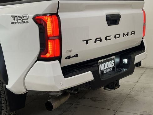 Used 2024 Toyota Tacoma TRD Off-Road w/ TRD Off Road Upgrade Package image 30