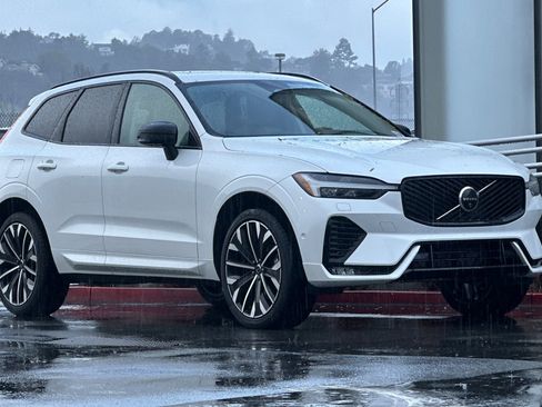 New 2026 Volvo XC60 B5 Ultra w/ Protection Package Premier image 9