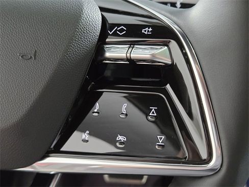 Certified 2025 Cadillac Optiq Luxury 2 image 23