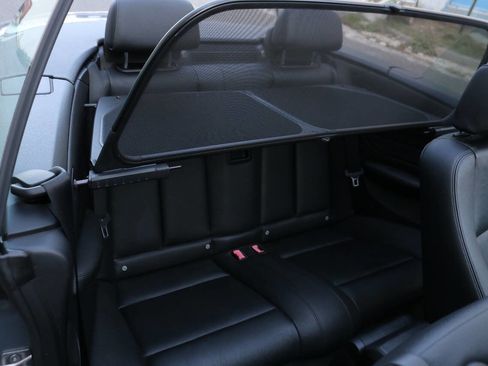 Used 2011 BMW 135i Convertible image 18