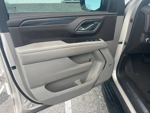 Certified 2024 GMC Yukon XL SLT w/ SLT Luxury Package RWD image 12