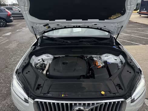 Used 2025 Volvo XC90 T8 Plus w/ Protection Package Premier image 31