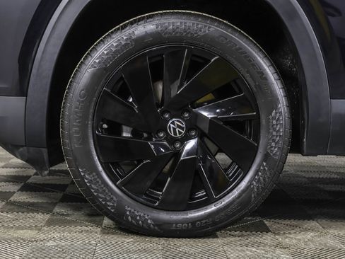 Used 2025 Volkswagen Atlas SE w/ Black Wheel Package image 20