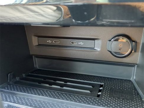 New 2025 Volkswagen Taos SEL image 31