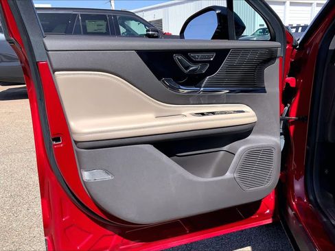 Used 2022 Lincoln Corsair AWD w/ Equipment Group 101A image 22