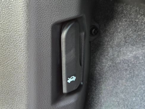 Used 2026 Nissan Rogue SV FWD image 29