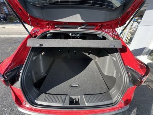 New 2026 Chevrolet Trax RS w/ Sunroof Package image 20