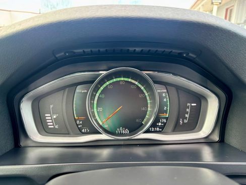 Used 2018 Volvo V60 T5 Cross Country w/ Convenience Package image 18