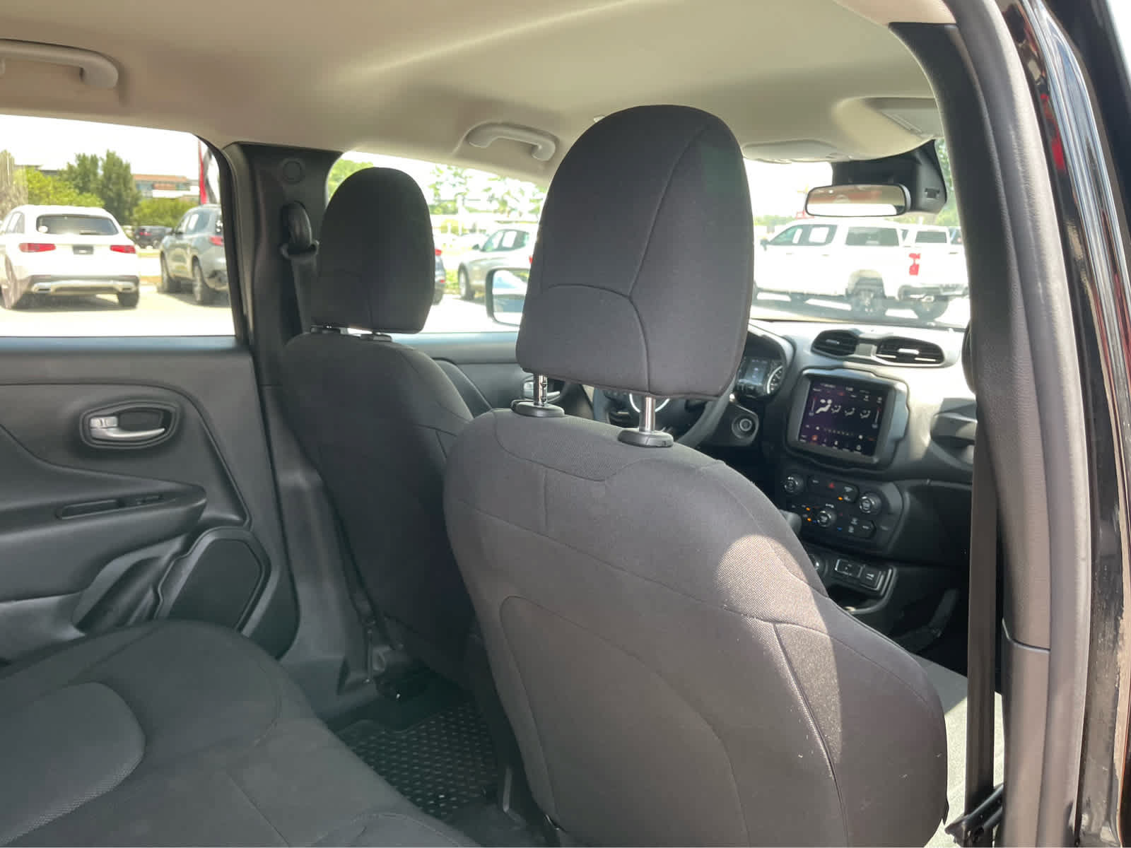 Used 2023 Jeep Renegade Latitude AWD/4WD image 24