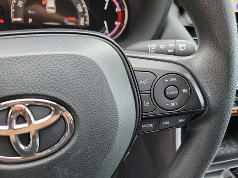 Certified 2025 Toyota RAV4 LE FWD image 26