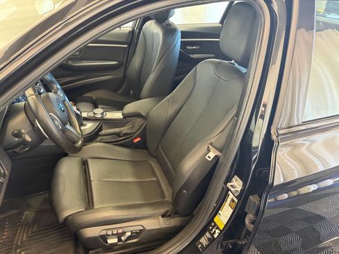 Used 2018 BMW 330i xDrive Sedan w/ M Sport Package AWD/4WD image 20