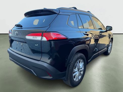 Used 2024 Toyota Corolla Cross LE image 4