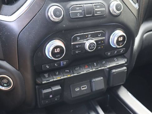 Used 2021 GMC Sierra 2500 AT4 w/ AT4 Premium Plus Package AWD/4WD image 26
