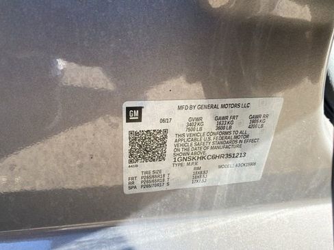 Used 2017 Chevrolet Suburban LT image 30