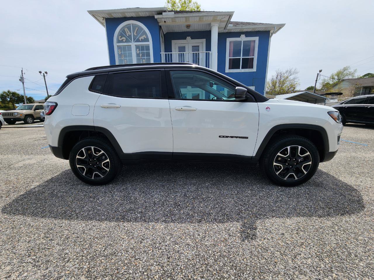 Used 2021 Jeep Compass Trailhawk w/ Sun and Sound Group AWD/4WD image 6