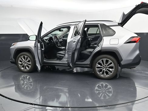 Used 2023 Toyota RAV4 XLE Premium AWD/4WD image 39