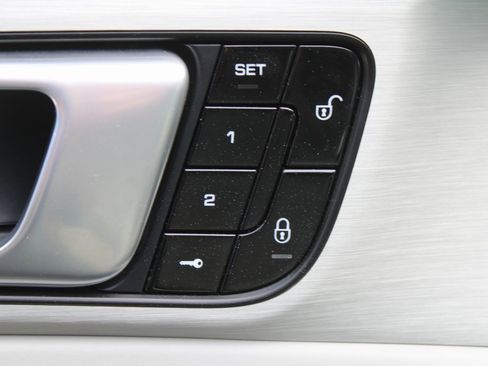 Used 2018 Porsche Panamera 4S image 20