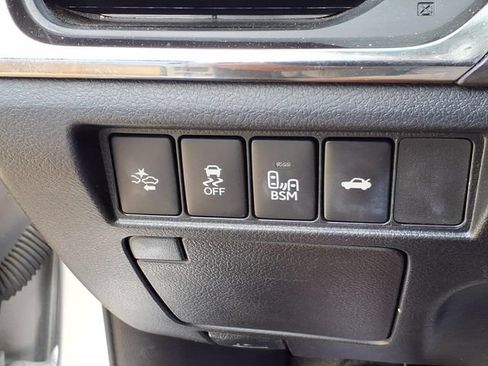 Used 2018 Toyota Avalon XLE Premium FWD image 12