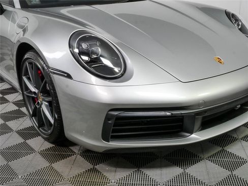 Certified 2022 Porsche 911 Carrera RWD image 35