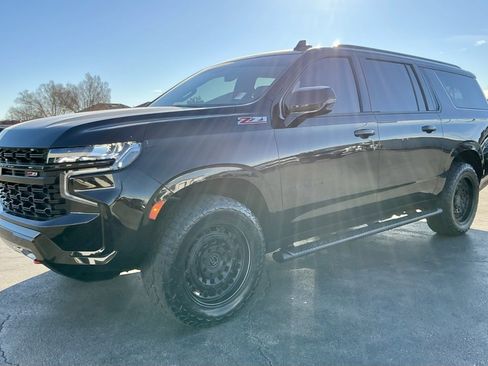 Used 2023 Chevrolet Suburban Z71 w/ Luxury Package image 7