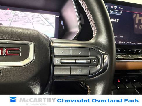 Used 2024 GMC Canyon AT4 w/ Canyon Safety Plus Package AWD/4WD image 15