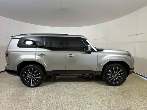 Used 2025 Lexus GX 550 w/ Accessory Package (2T) AWD/4WD image 6