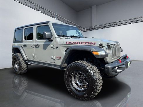 Used 2021 Jeep Wrangler Unlimited Rubicon w/ LED Lighting Group AWD/4WD image 9