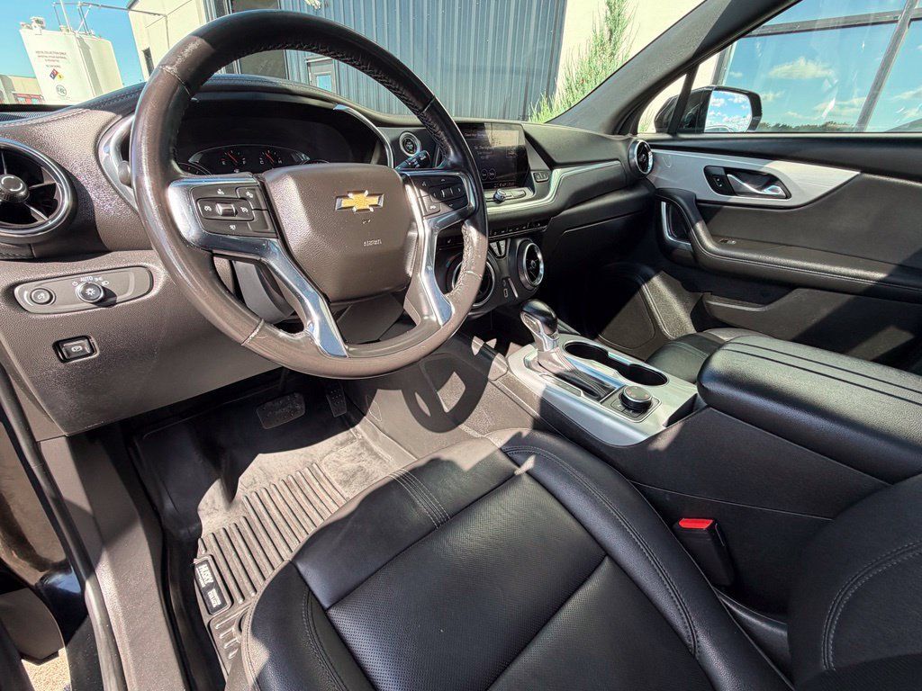Used 2022 Chevrolet Blazer LT w/ LPO, Black Grille Bar Package AWD/4WD image 11