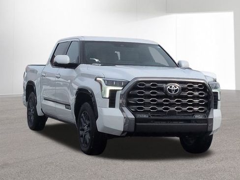 Used 2023 Toyota Tundra Platinum image 3