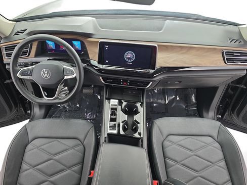 Certified 2024 Volkswagen Atlas SE image 9