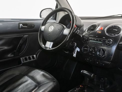 Used 2006 Volkswagen Beetle Convertible w/ Package 2 FWD image 12
