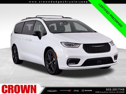 Certified 2026 Chrysler Pacifica Limited w/ S Appearance Package